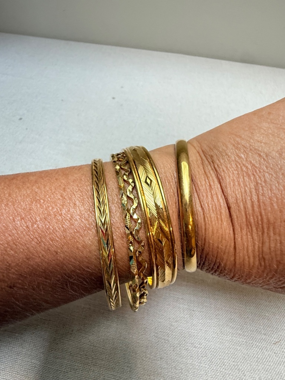 Vintage Monet Gold Tone Bangle Bracelet Set - Picture 7 of 8
